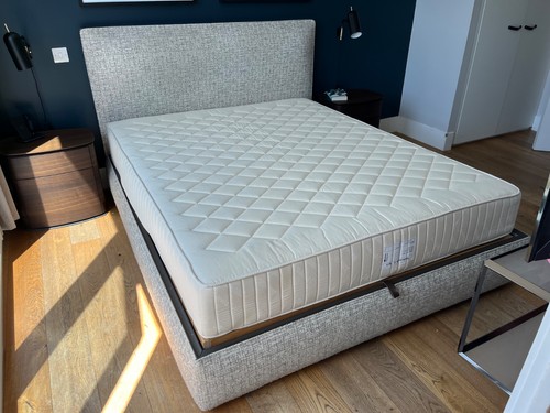 Molteni bed frame with - c.,