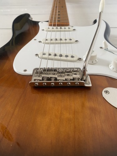 Squier stratocaster classic - squier,