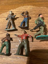 Metal/lead Toy Soldiers Cowboy And Indian - Vintage Toys