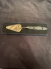 Beautiful Crystal Handle Cake