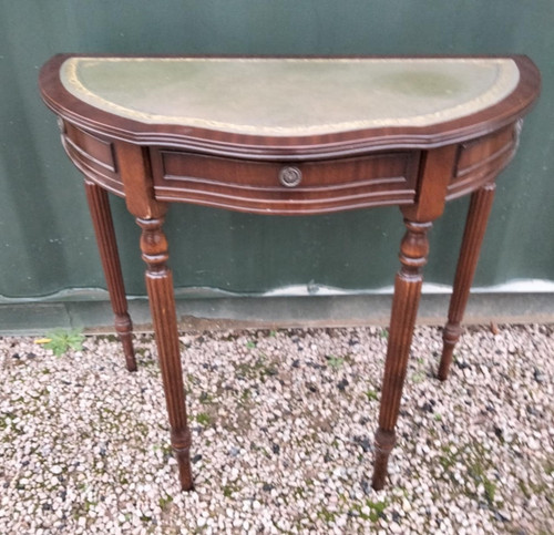 Reproduction demi lune half