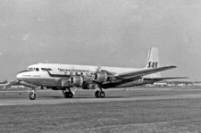 PHOTO  SCANDINAVIAN AIRWAYS SAS PLANE TAKING OFF FROM HEATHROW IN 1955