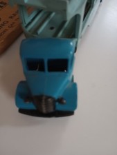 DINKY TOY OLD BEDFORD CAR