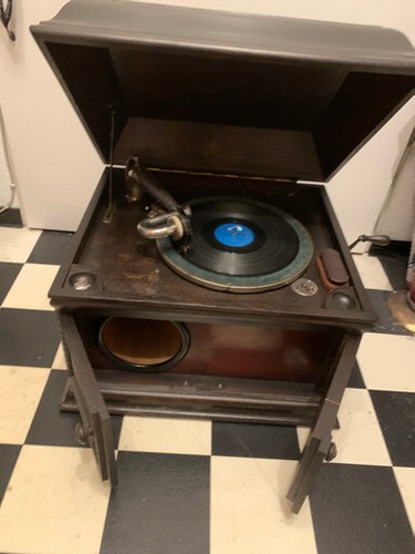 His masters voice tabletop - his,