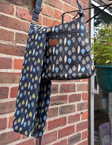 Peony matt oilcloth - , messenger