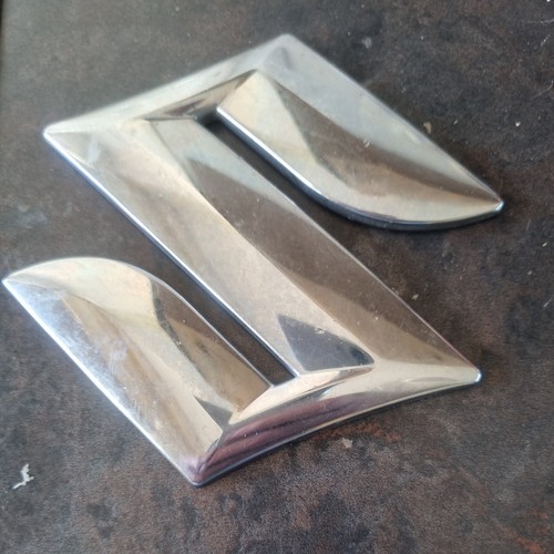 Suzuki car badge emblem - s,