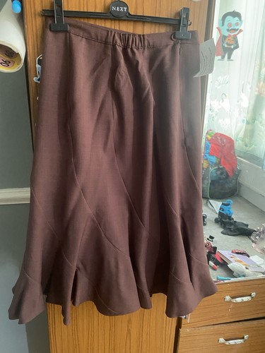 Brown midi skirt - , features
