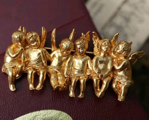 Cherub angel brooch - cherub,