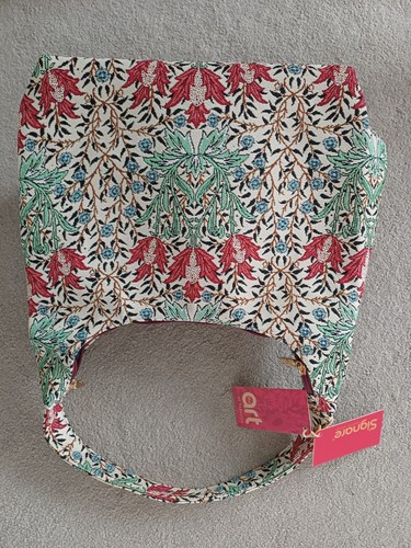 Signage tapestry hobo - signage,