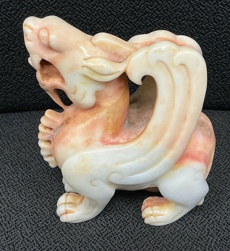 Fine jade pixiu carving - pixiu, white