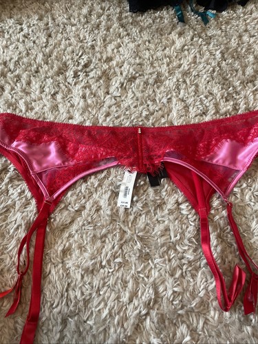 Beautiful new with tags satin - beautiful,