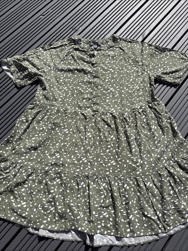 Primark green white polkadot - &,