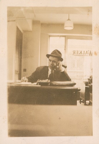 Old vintage photo solo man - photo,