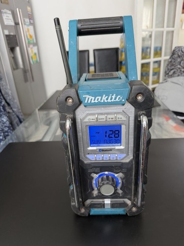 Makita bluetooth radio - makita,