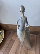 Nao by Lladro - Lady with Butterfly and Basket of Apples on Pillar Figurine  VGC