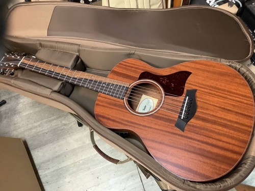 Taylor mini mahogany - taylor, mini-e