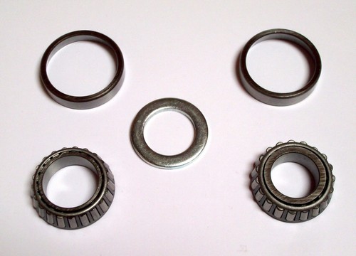 Steering head bearing control