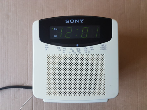 Vintage sony digicube alarm - digicube,