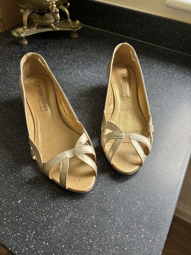 Golden open shoes - golden, small