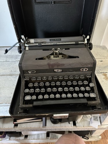 Vintage 1939 1940 royal quiet - royal,