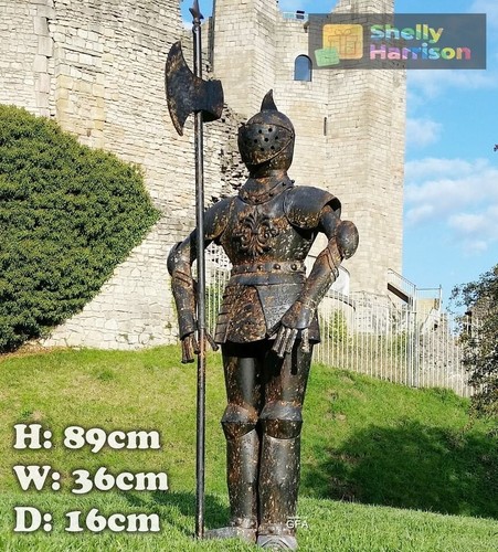 Small rusty knight metal suit - metal,
