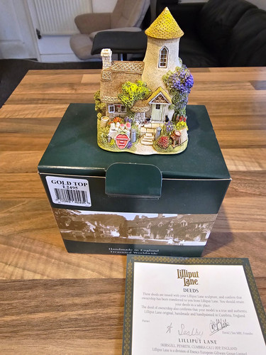 Lilliput lane gold top - lilliput,