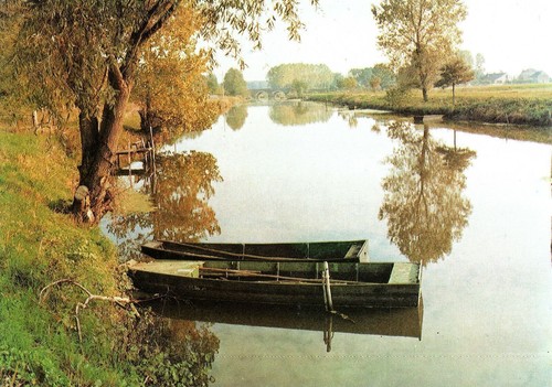 Peaceful boat canal - peaceful,