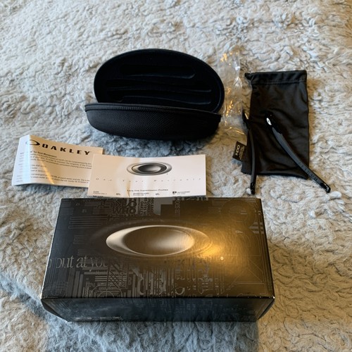 Oakley glasses case - oakley, arms