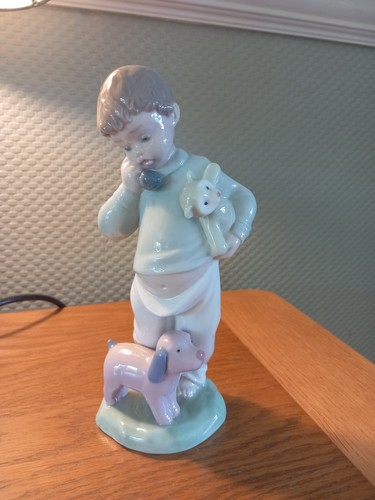 Nao lladro1boy phone - by,