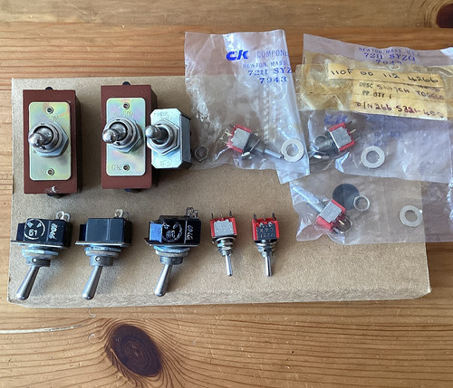 Job lot small toggle switches - lot,