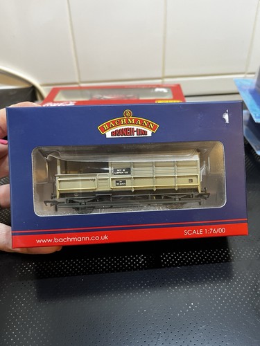 Bachmann brake van - van, (weathered)