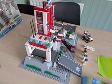 LEGO CITY HOSPITAL 7892 90% Complete