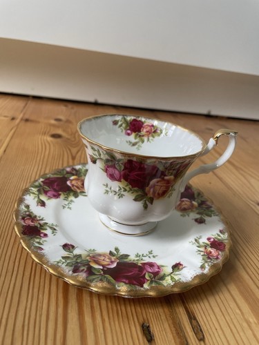 Vintage royal albert old - royal,