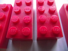 LOT B  5 RED VERY EARLY 1950S