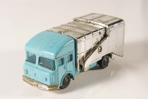 Refuse van bin lorry - lorry, dust
