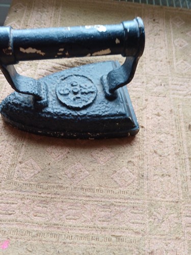 Vintage castiron 1800 iron - vintage,
