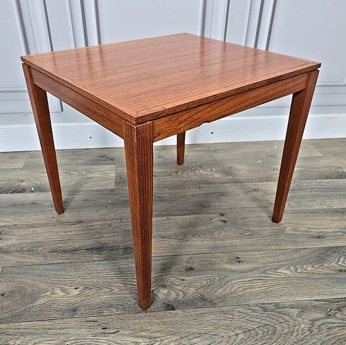 Retro vintage side - side, mid