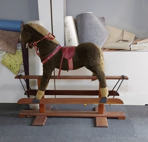 Vintage pegasus crewe - of,