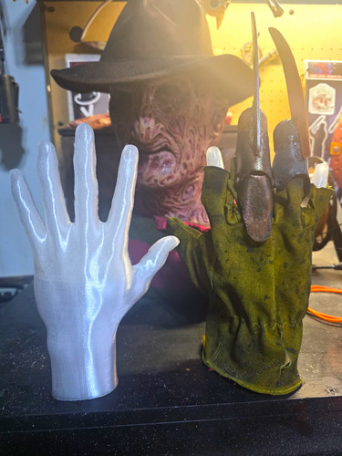Set freddy left - set, right