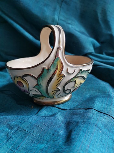 Wades gothic handled container - wades,