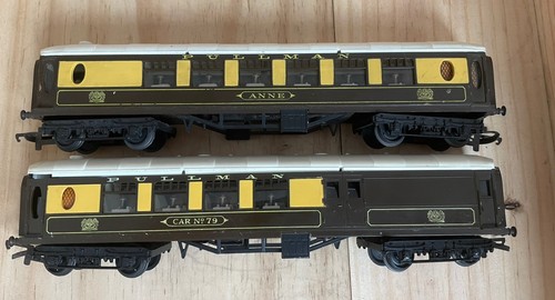 Tri ang pullman coaches r228 - coaches,