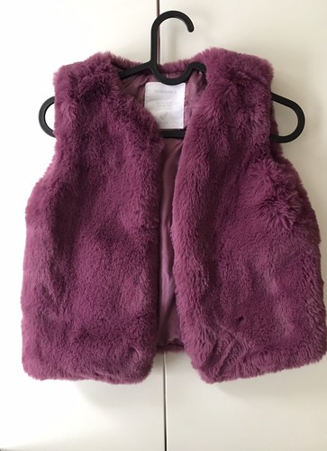 Fluffy gilet for years - fluffy, old