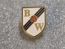 Bolton Wanderers Si Sheild Crested casuals Pin Badge Lofthouse Burnden Park bwfc