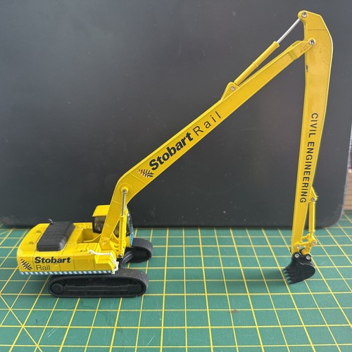 Pre owned atlas - pre-owned, komatsu