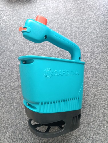 Gardena handheld spreader - gardena,