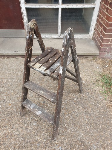 Vintage wooden step - vintage,