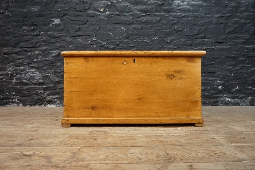 Antique victorian pine trunk - victorian, /