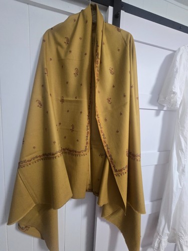 Authentic vintage nwt kashmiri - nwt,