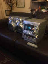 Samsung MAX-B450 HiFi unit c/w speakers, 3 cd disc changer, remote etc....