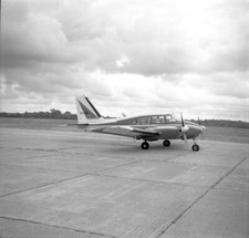 Piper Aztec, G-ARHL, at